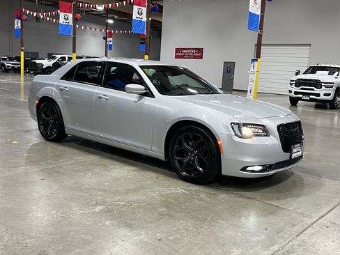 Used 2021 Chrysler 300 S image 7