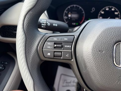 Used 2025 Honda HR-V LX image 11