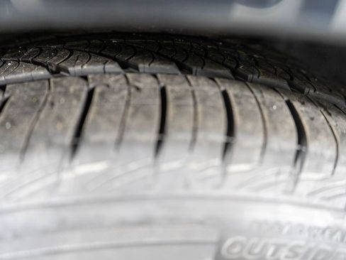 Used 2016 Nissan Maxima Platinum image 27