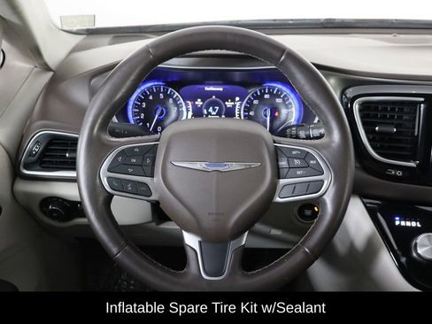 Used 2017 Chrysler Pacifica Touring-L Plus image 7