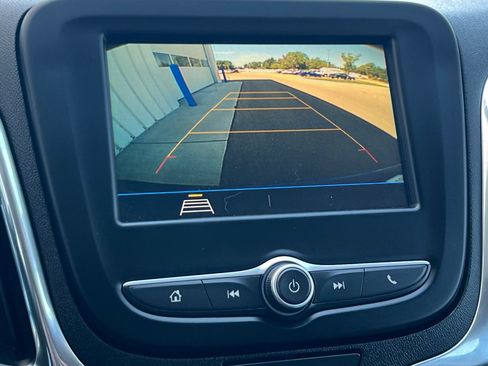 Used 2019 Chevrolet Equinox LT AWD/4WD image 16