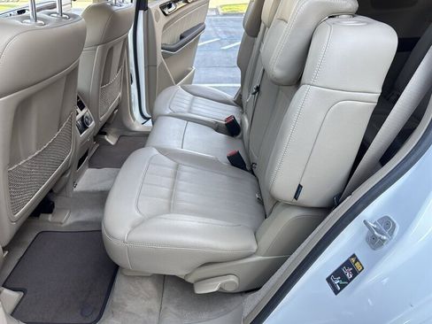 Used 2014 Mercedes-Benz GL 450 4MATIC image 27