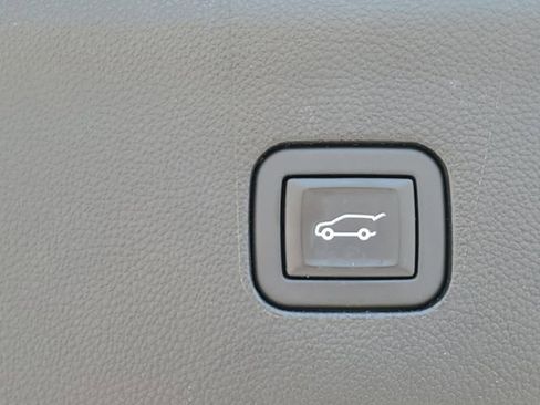 Used 2023 Buick Enclave Essence w/ Experience Buick Package AWD/4WD image 31