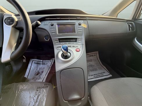 Used 2015 Toyota Prius Three image 14