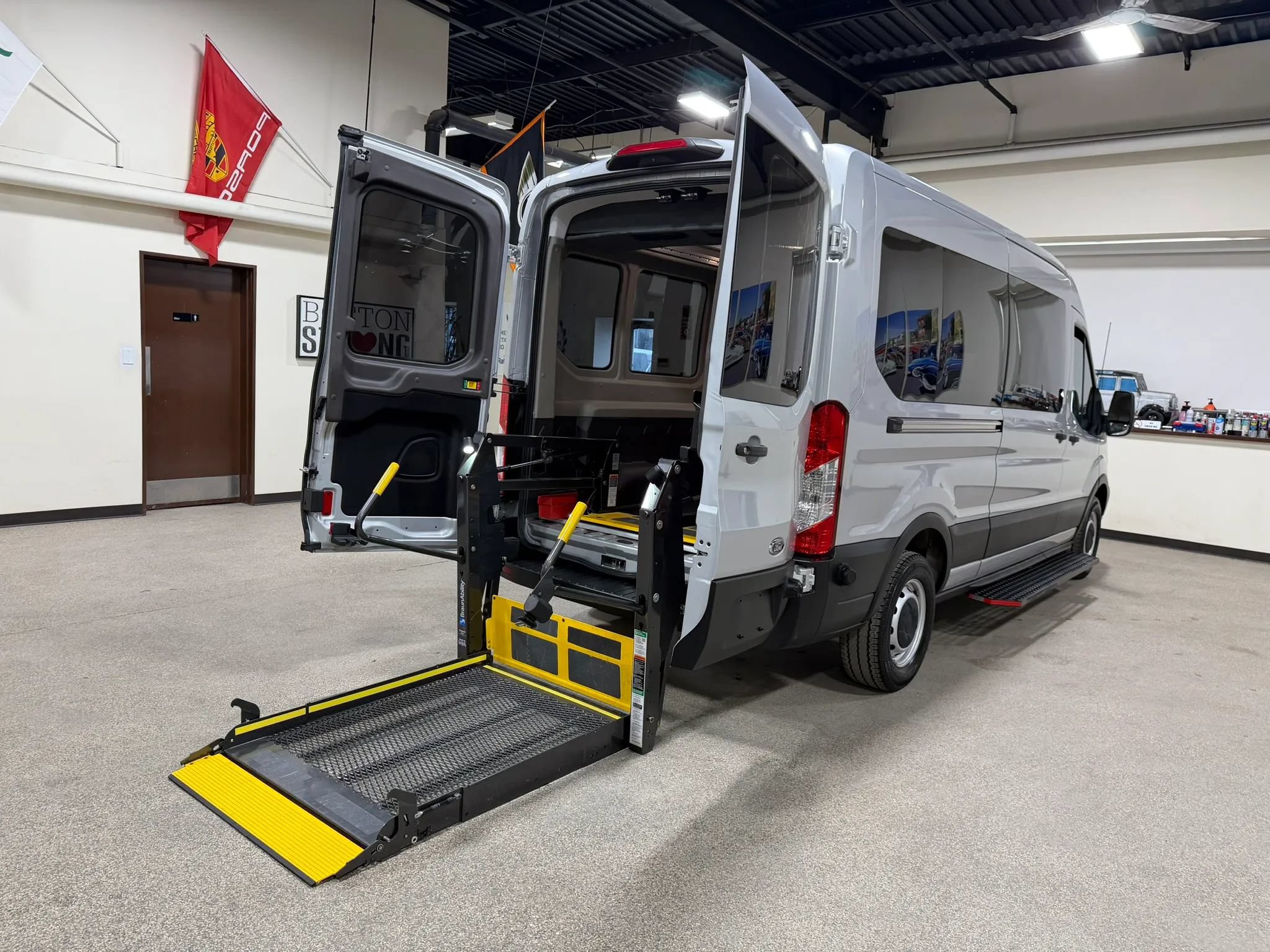 Used 2019 Ford Transit 250 148 Medium Roof RWD image 50