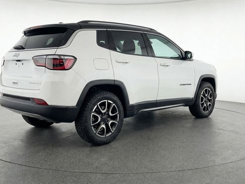 Used 2025 Jeep Compass Trailhawk AWD/4WD image 9