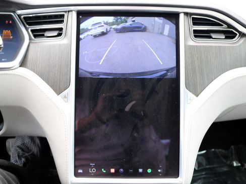 Used 2013 Tesla Model S image 25