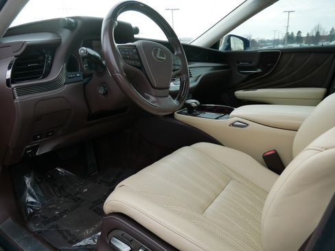 Used 2020 Lexus LS 500 AWD image 10