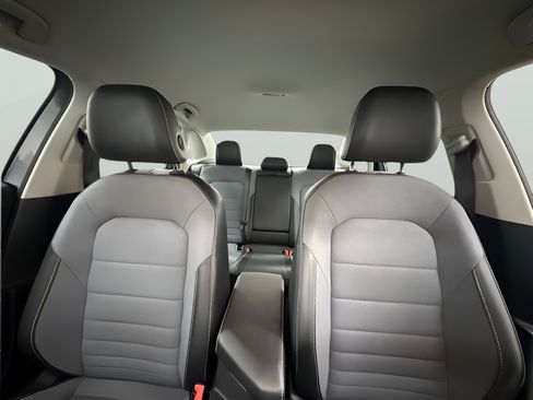 Used 2025 Volkswagen Jetta SE FWD image 14
