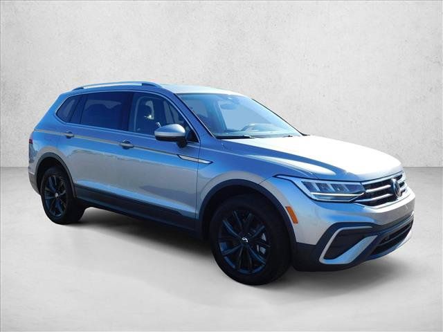 Used 2024 Volkswagen Tiguan SE AWD/4WD image 6