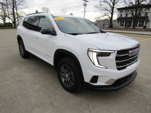 Used 2025 GMC Acadia Elevation AWD/4WD image 1