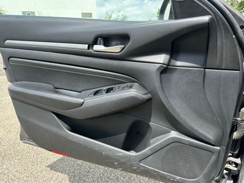 Used 2019 Nissan Altima 2.5 SL FWD image 19