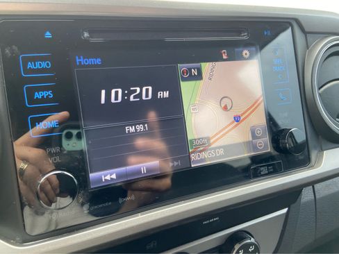 Used 2019 Toyota Tacoma SR5 RWD image 34
