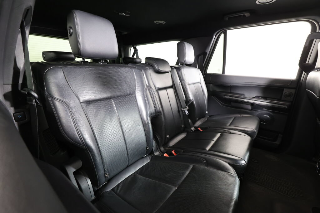 Used 2018 Ford Expedition Max XLT w/ Equipment Group 202A AWD/4WD image 23