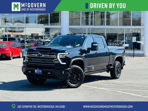 Used 2024 Chevrolet Silverado 3500 High Country w/ High Country Premium Package image 1