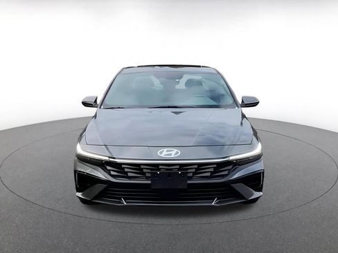 Used 2025 Hyundai Elantra SEL image 4