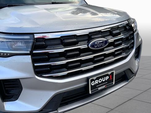 Used 2025 Ford Explorer Active RWD image 29