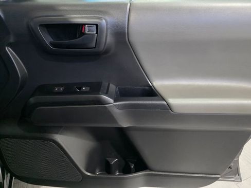 Used 2023 Toyota Tacoma SR AWD/4WD image 13