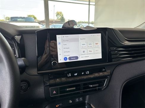 Used 2025 Toyota Camry LE w/ Convenience Package image 23