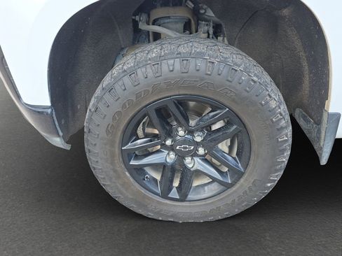 Used 2021 Chevrolet Silverado 1500 Custom Trail Boss AWD/4WD image 4