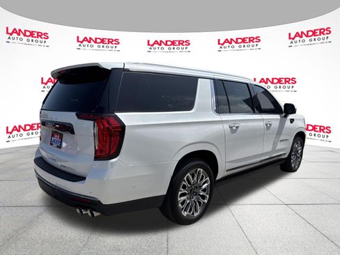 Used 2023 GMC Yukon XL Denali Ultimate w/ LPO, Floor Liner Package AWD/4WD image 3