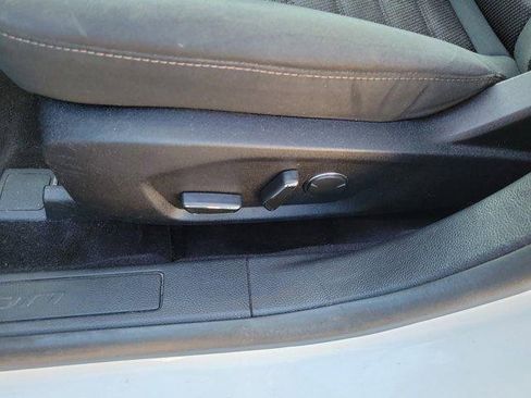 Used 2020 Ford Fusion SE image 17