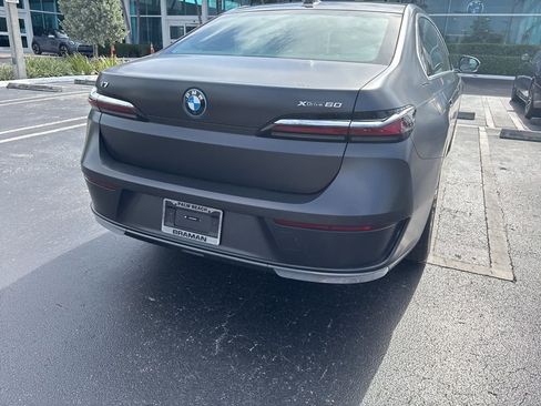 Used 2023 BMW i7 xDrive60 AWD/4WD image 12