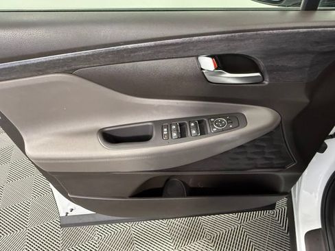 Used 2019 Hyundai Santa Fe SEL FWD image 15
