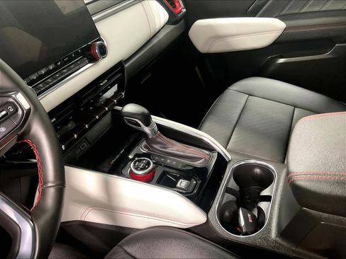 Used 2024 GMC Canyon AT4X image 20