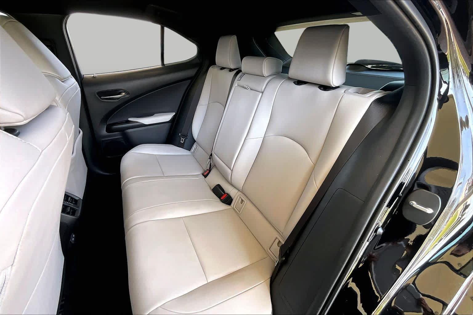 Used 2024 Lexus UX 250h FWD w/ Premium Package image 18