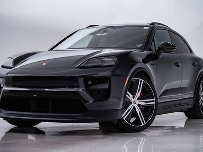 New 2025 Porsche Macan 4S Electric