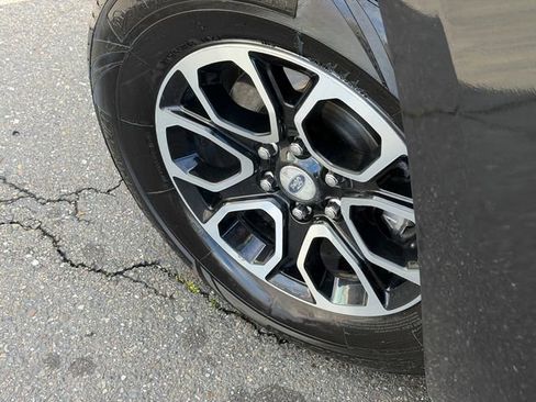 Used 2024 Ford Expedition Max XLT image 11