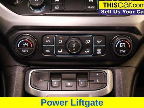 Used 2023 GMC Acadia SLT image 16