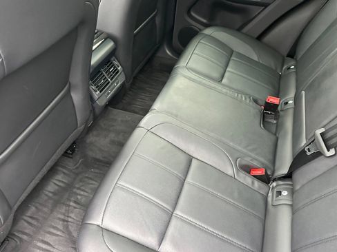 Used 2024 Land Rover Range Rover Evoque Dynamic SE image 25