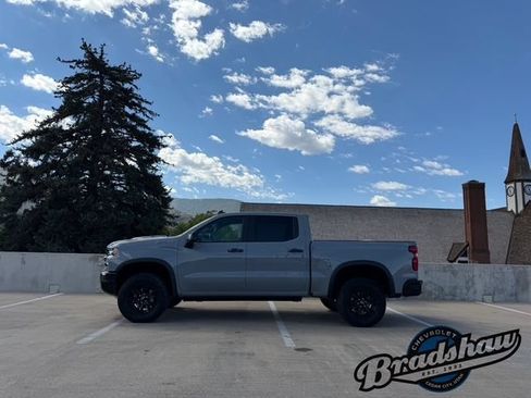 Used 2024 Chevrolet Silverado 1500 ZR2 w/ Technology Package AWD/4WD image 4