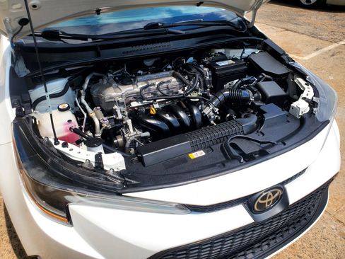 Used 2021 Toyota Corolla LE FWD image 42