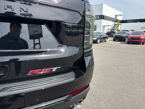 New 2026 Chevrolet Suburban RST w/ RST Capability Package AWD/4WD image 38