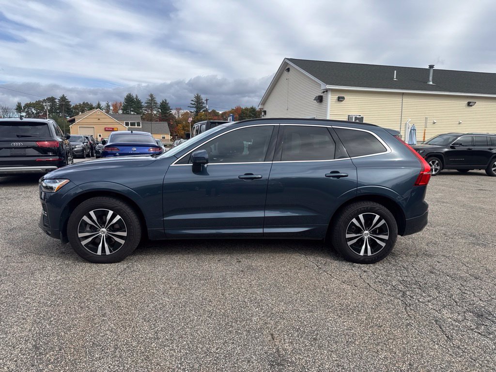 Used 2023 Volvo XC60 B5 Core AWD/4WD image 2