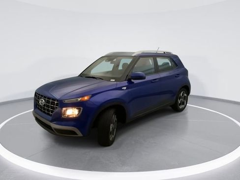 Certified 2026 Hyundai Venue SEL FWD image 2