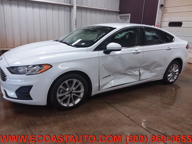 Used 2019 Ford Fusion SE FWD image 2