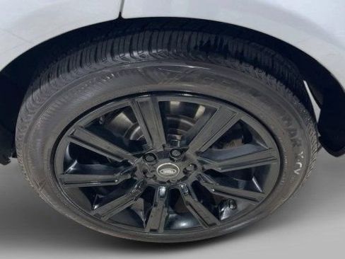 Used 2018 Land Rover Range Rover HSE image 21