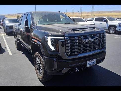 Used 2024 GMC Sierra 2500 Denali Ultimate AWD/4WD image 14
