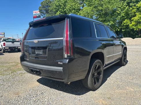 Used 2017 Cadillac Escalade Platinum AWD/4WD image 7