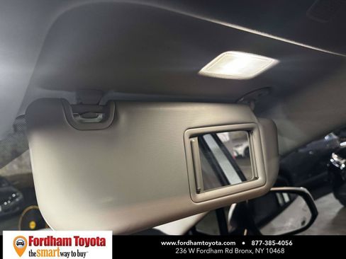 Used 2025 Toyota RAV4 XLE AWD/4WD image 32