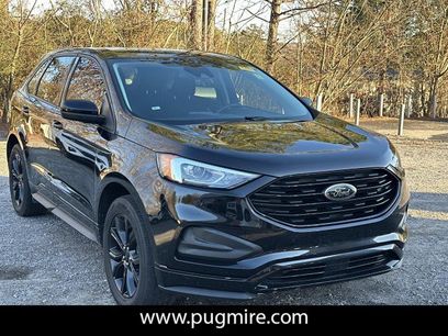 Used 2022 Ford Edge SE w/ Black Appearance Package