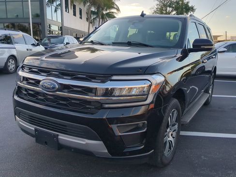 Used 2024 Ford Expedition Limited image 9