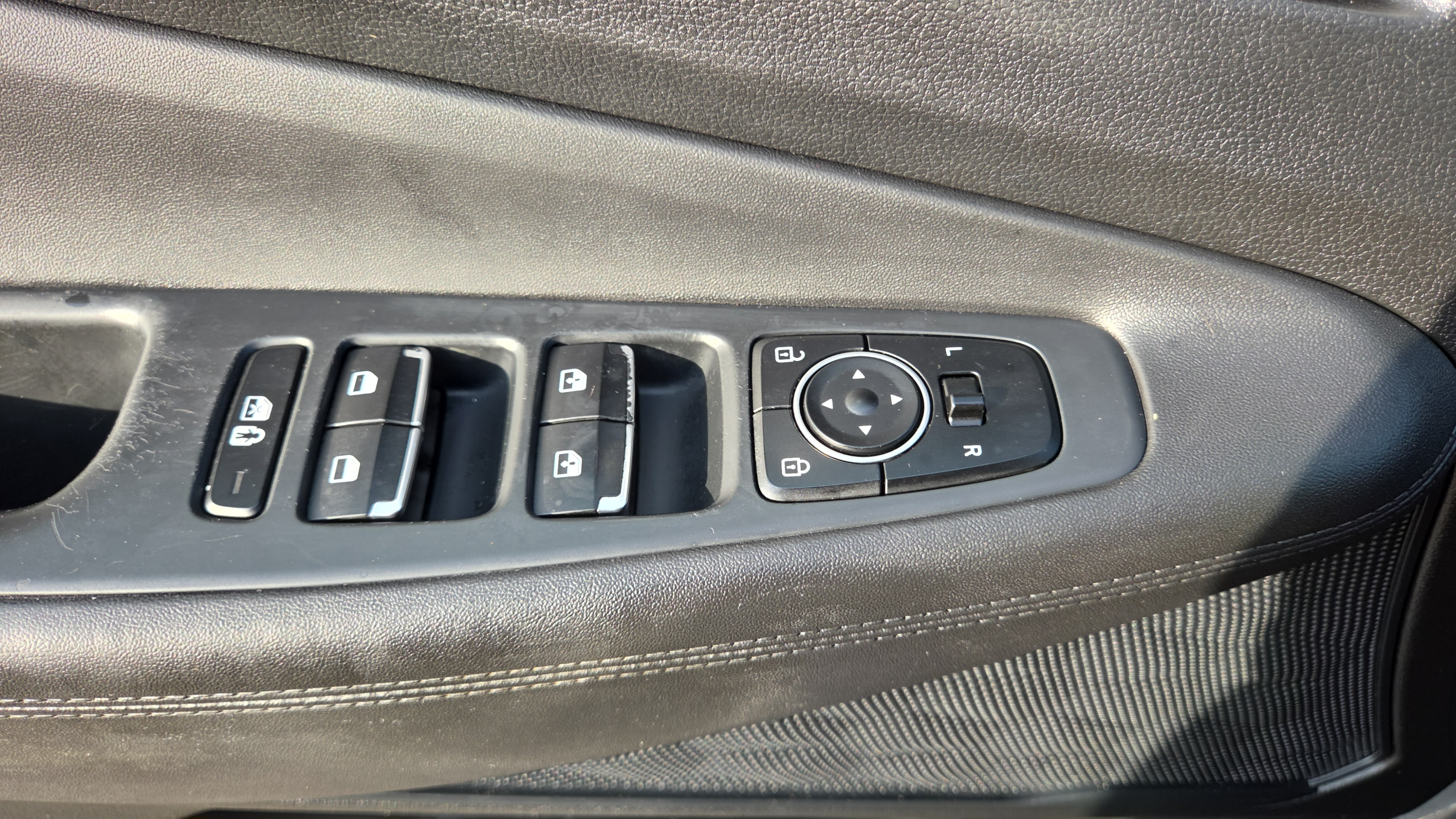 Used 2022 Hyundai Santa Fe XRT FWD image 35