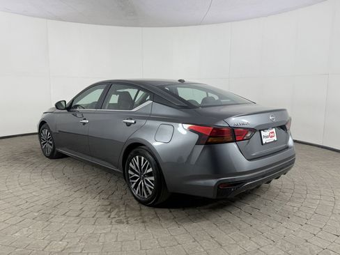 Used 2025 Nissan Altima 2.5 SV image 5