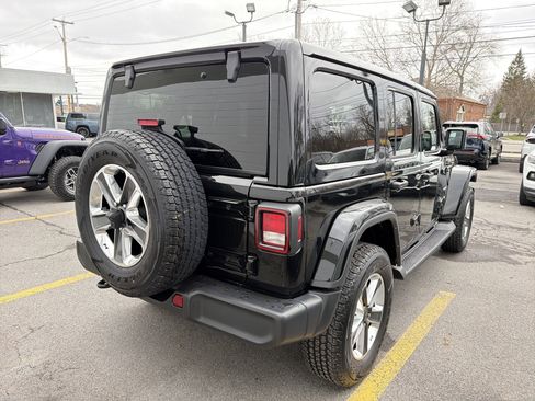 Used 2022 Jeep Wrangler Unlimited Sahara w/ Cold Weather Group image 7