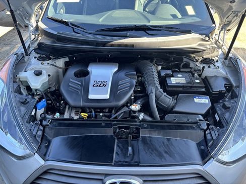 Used 2016 Hyundai Veloster Turbo image 32